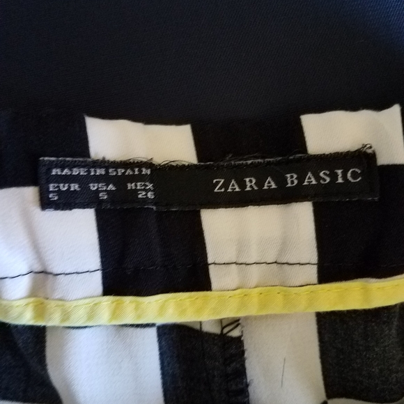 Zara Basic Checkered Short - Picture 4 of 5